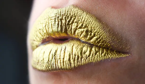 Gold Lips Golden Lipgloss Sexy Lips Metallic Mouth Beauty Woman — 图库照片
