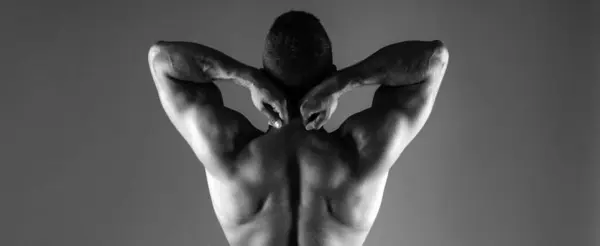 Strong Powerful Man Muscular Back Brown Background Athletic Bodybuilder Muscular — Stock Photo, Image