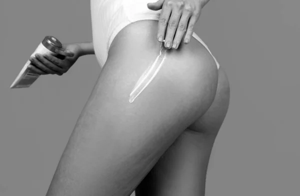 Cream Sexy Woman Buttocks Clean Soft Skin Applying Moisturizer Cream — Stock Photo, Image