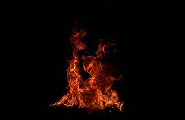 Ateş, yanan alev. Büyük yanan ateş.