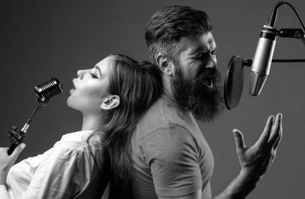 Couple Singing Singer Friends Singing Rock Sound Producer Recording Song — Stock Photo, Image