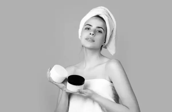 Crema Cosmética Cara Mujer Con Botella Crema Cuidado Corporal Mujer — Foto de Stock