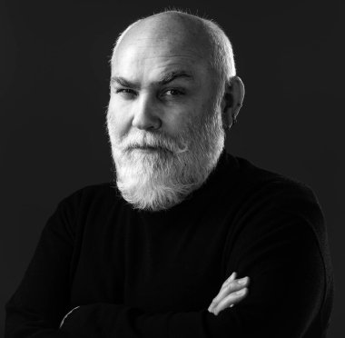 Yaşlı, yaşlı, olgun bir adam.