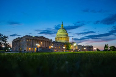 Meclis binası. Capitol Hill, Washington DC 'de. Yasama Meclisi demokrasiyi tanımlar. Capitols kubbesi ulusal bir semboldür.