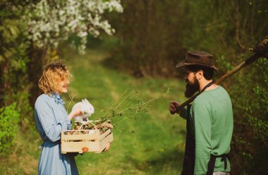 Eko yaşam. Yaz çiftçiliği. Organik çiftçi ol. Eko çiftliği. Kırsalda geçirdiğimiz zamanları seviyorum.