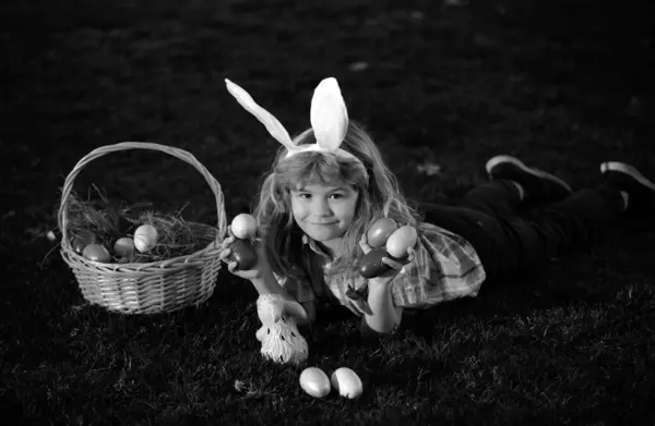 Bambino Coniglietto Con Orecchie Coniglio Coniglio Bambini Ragazzo Caccia Uova — Foto Stock
