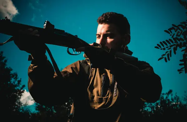 Jagdgewehr Jäger Zielen Auf Gewehr Wald Jäger Mit Gewehr Auf — Stockfoto