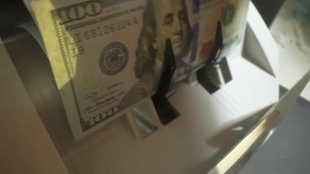 Банковская Техника Считая Долларовые Бумажные Банкноты Закрывается Макро Американских Валютных — стоковое видео