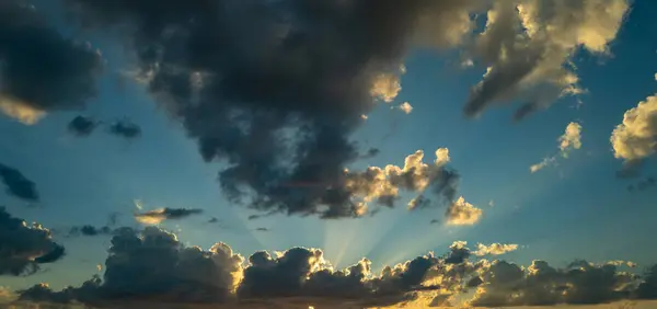 Sonnenaufgang Wolken Hintergrund Dramatische Wolken Sonnenuntergang Hintergrund Himmel Mit Wolken — Stockfoto