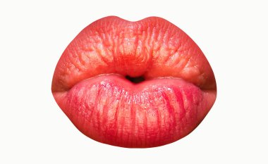 Güzel, dolgun dudaklı, öpücük jestli bir kadın. Şehvetli dudaklar, seksi öpücük.