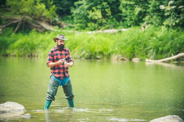 Young Bearded Man Fishing Lake River Flyfishing Man Pulling Fishing — Stock Photo, Image