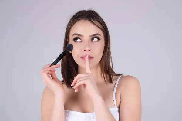 Beautiful Woman Applying Makeup Holding Brush Beauty Make Concept Young — Stockfoto