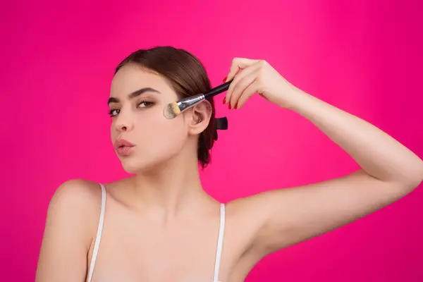 Young Woman Applying Foundation Powder Blush Makeup Brush Facial Treatment — Zdjęcie stockowe
