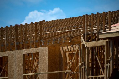 OSB Sheathing ile Kereste Çerçeve Evi.