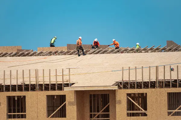 Roof Repair Rooftop Builder Roofer Install New Roof Construction Worker — Stock Photo, Image