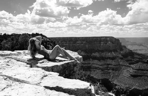 Bela Paisagem Natural Mulher Grand Canyon Eua Viajando Marco Nacional — Fotografia de Stock