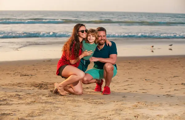 Happy Family Child Enjoying Sunset Beach Summer Leisure — Stock Photo, Image