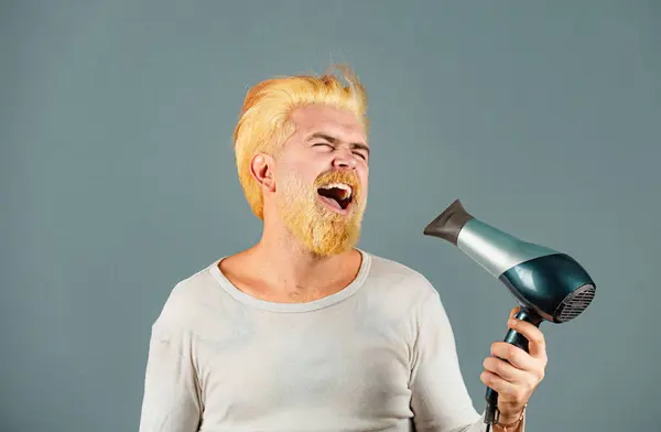 Crazy Stylish Man Drying Hair Young Funny Amazed Excited Bearded — Stock Photo, Image