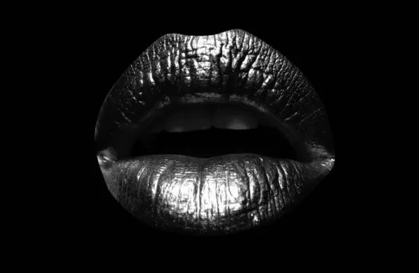 Goldene Lippen Mit Goldenem Lippenstift Auf Isoliertem Hintergrund Sinnliches Mädchen — Stockfoto