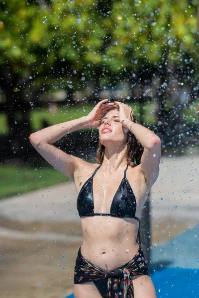 Summer Woman Splashing Girl Enjoying Splashes Spa Resort Summer Woman — Stock Photo, Image