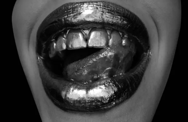 Gold Paint Lips Golden Lips Sensual Woman Mouth Metallic Creative — Stock Photo, Image