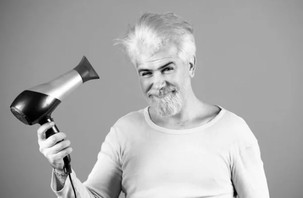 Blonde Bearded Man Hair Dry Young Man Drying Hair Hairdryer — Stock Photo, Image