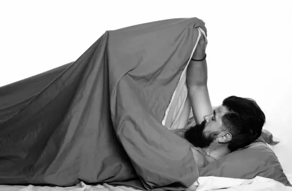 Potencia Sexual Imitando Erección Hombre Alegre Durmiendo Una Cama Despierta — Foto de Stock