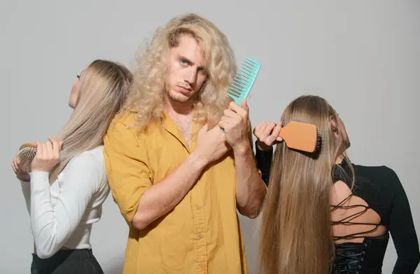 Attractive Cheerful Sexy Fashionable Group Models Combing Hair Hairstylist Combing — Stok fotoğraf
