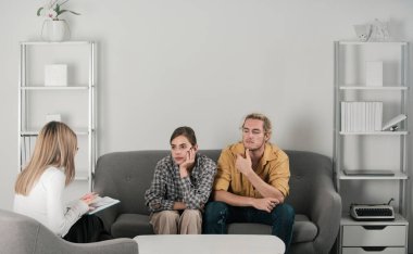 Çift, psikoloji tavsiyesi, yardım ve destek. Psikoloji terapisi, aile ruhsal sağlığı. Depresyon terapisi, aile terapisi.