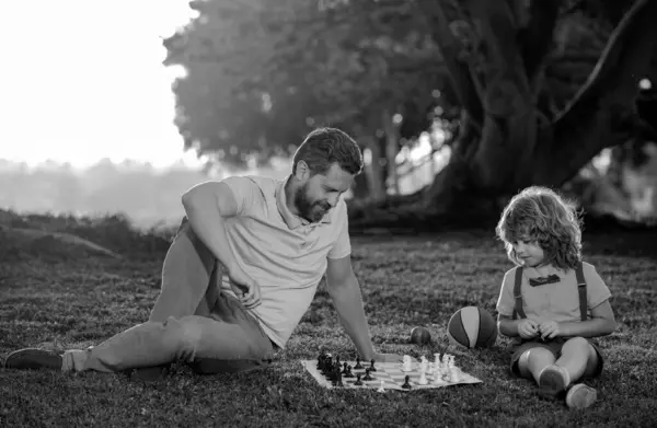 Father Play Chess Son Kids Chess School Family Game — Stock Photo, Image