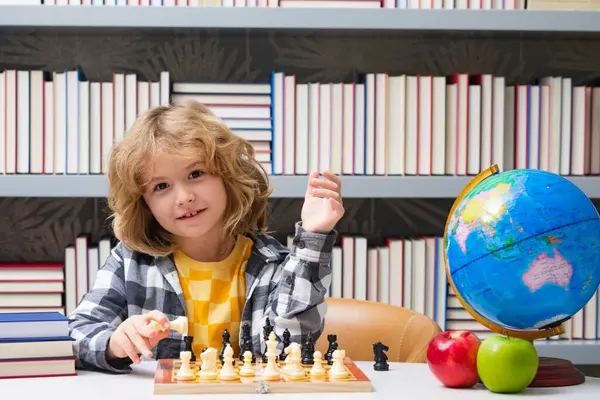 Child Play Chess Classroom School Kid Thinking Chess Concept Learning — Stock Photo, Image