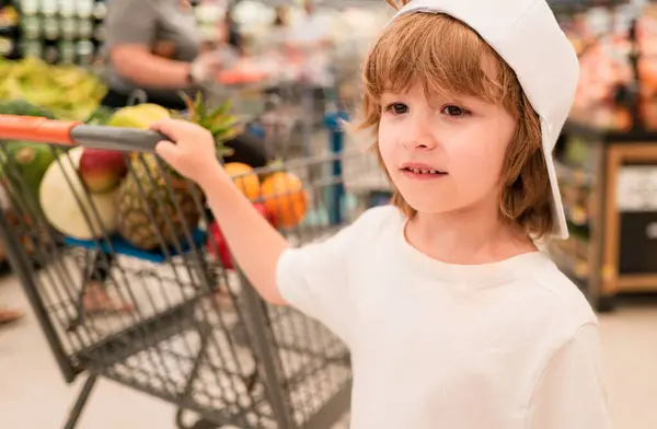 Verkauf Konsum Und Menschen Konzept Glückliches Kleines Kind Mit Essen — Stockfoto
