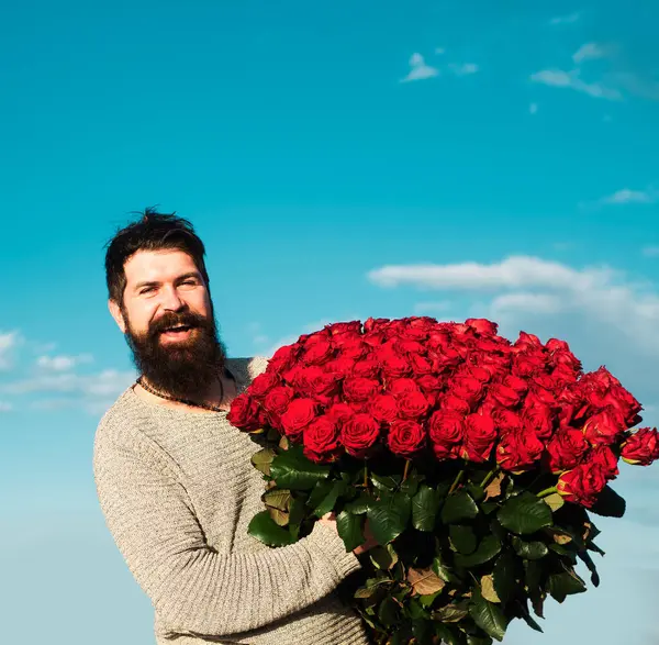 Man Bouquet Flowers Happy Man Holds Large Bouquet Red Roses — 图库照片