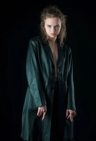 Leather Fashion Beautiful Woman Black Coat Fashion Trendy Vogue Style — Stock Photo, Image