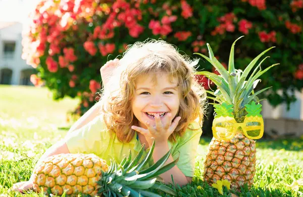 Boy Pineapple Head Plays Fresh Tropical Fruit Outdoorst Excited Funny — Stock Photo, Image