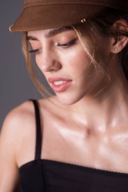 Seksi güzel kız, şehvetli genç kadın. Moda ve güzel kadın yüzü