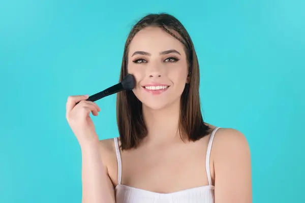 Beautiful Young Woman Apply Powder Face Beauty Makeup Portrait Female — Stockfoto