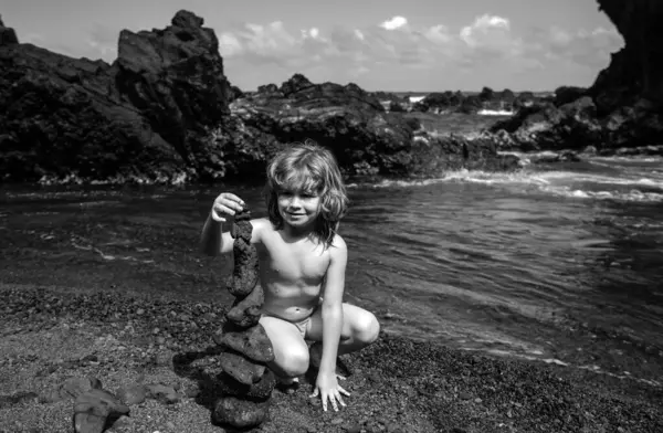 Kid Making Pebbles Piled Volcanic Rock Sea Zen Concept — Stock Photo, Image