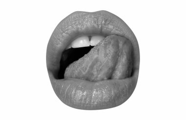 Seksi Ağız, yakın plan. Güzel genç bayan Lips. Beyazda izole edilmiş