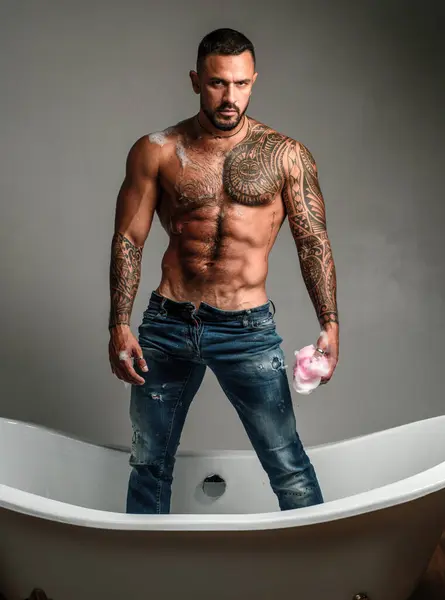 Muscular Athletic Sexy Male Naked Torso Man Tattooed Body Confident — Stock Photo, Image