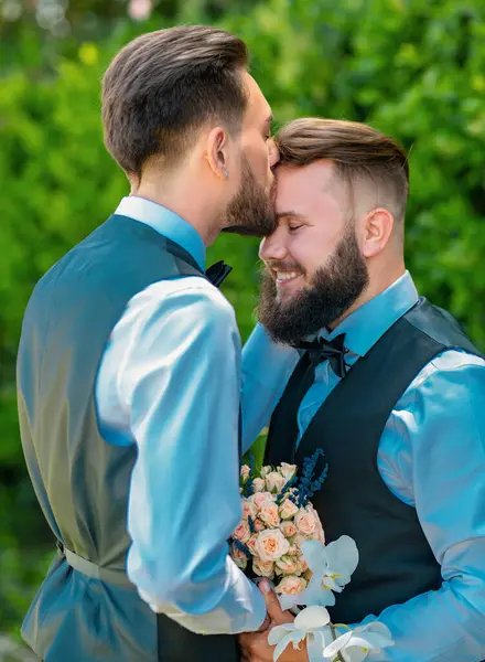 Homohuwelijk Gay Paar Sensuele Zoenen Gay Huwelijk Close Man Kus — Stockfoto
