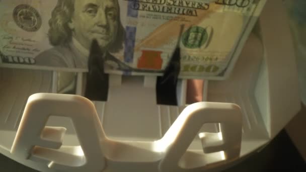 Ekonomi Och Kontanter Dollar Koncept Räknar Dollar Med Elektroniska Pengar — Stockvideo