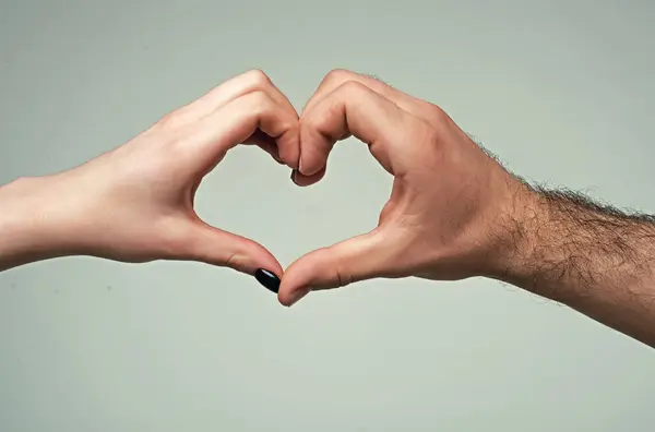 Elden Kalp Aşk Arkadaşlık Kavramı Erkek Kadın Ele Verip Aşkı — Stok fotoğraf