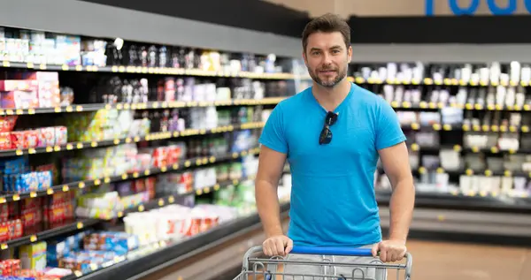 Mann Mit Obst Und Gemüse Supermarkt Gesunde Ernährung Für Die Stockfoto