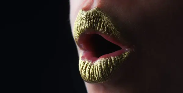 Surprised Mouth Gold Lips Golden Lipgloss Sexy Lips Metallic Mouth — 图库照片