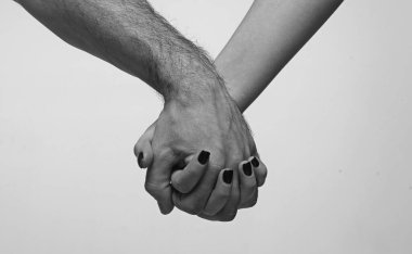 Yardım eli uzatıyorum. El ele tutuşun, kapatın. Yardım eli uzatıyorum. Destek eli. El hareketi, yardım ve umut işareti. Yardım kolu, hayır işi.