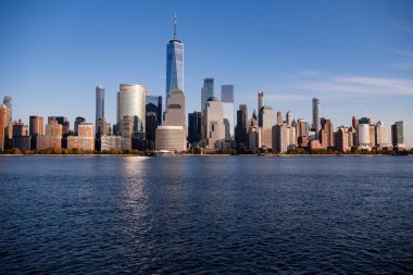 New York City silueti, ABD 'de Manhattan şehri manzarası. New York City Manhattan Şehir Merkezi Skyline, Jersey City, New Jersey, ABD