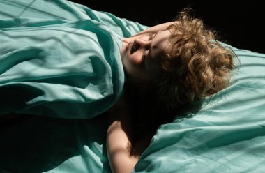 Uyuyan çocuklar ve uyku zamanı, çocuk uykusu.