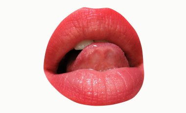 İzole dudaklar, şehvetli dudaklar. Ağız, seksi dil yalayan dudaklar. Güzel dil kırmızı dudak yalar. Seksi dudaklar, dil dışarı. Güzel ağzını kapat, izole kadın dudağı.