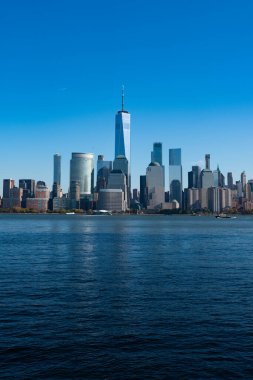 Manhattan güzel silueti, New York, Birleşik Devletler. Manhattan 'ın ortasındaki New York şehrinin gökyüzü manzarası. ABD NYC 'de. Amerikan büyük şehri. Aşağı Manhattan silueti